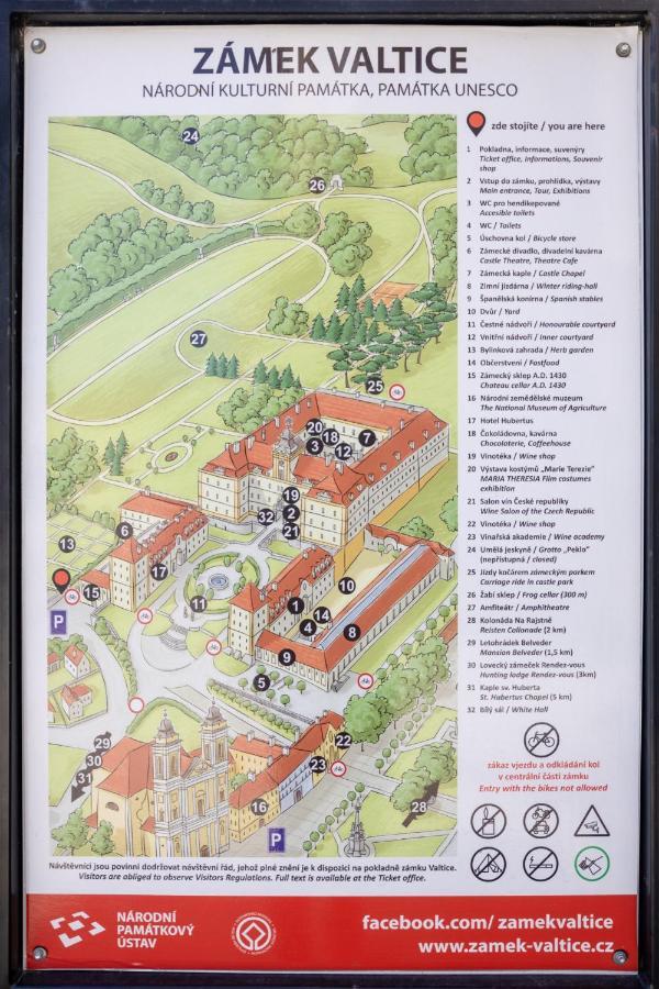 Penzion Alenka วาลติตซา ภายนอก รูปภาพ